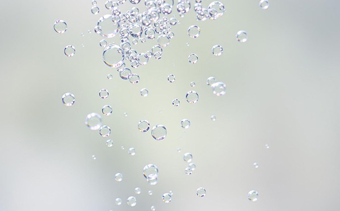 Burbujas de agua gasificada b'ui